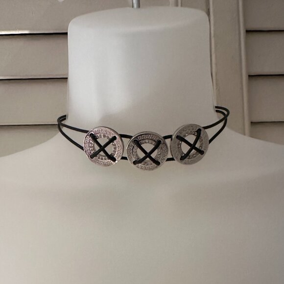 Gianni Versace Vintage Silver-Tone Medusa Choker Necklace – Rare Collectible - Picture 1 of 12